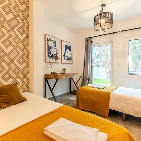 First Floor Dom wakacyjny Carregado