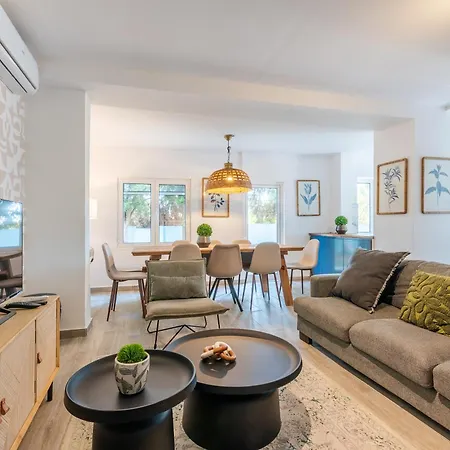 First Floor Dom wakacyjny Carregado